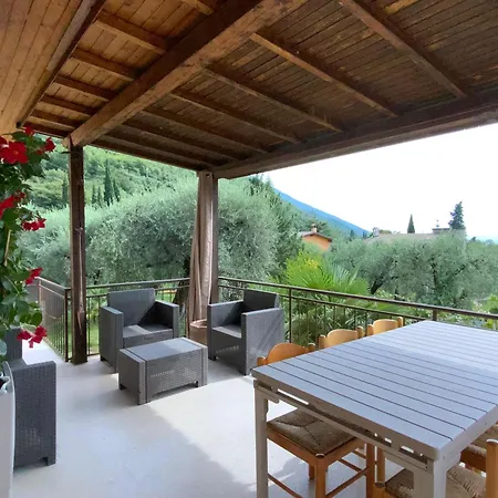 Dei Limoni Apartment